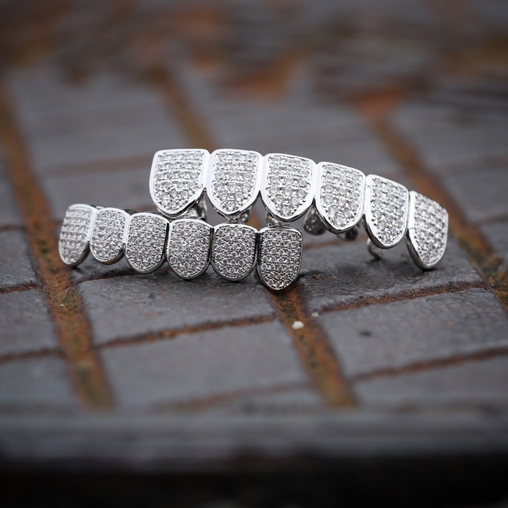 Bancroft Ave White Gold Grillz Set - Picture 3 of 3